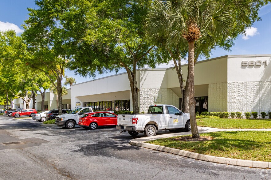 More Photos Of 5801 Benjamin Center Dr, Tampa Light Manufacturing For Lease
