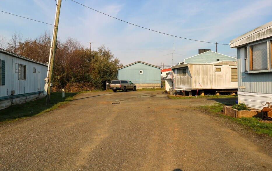 More Photos Of 93531 Coal Bank Ln, Coos Bay Manufactured Housing Mobile Home Park For Sale