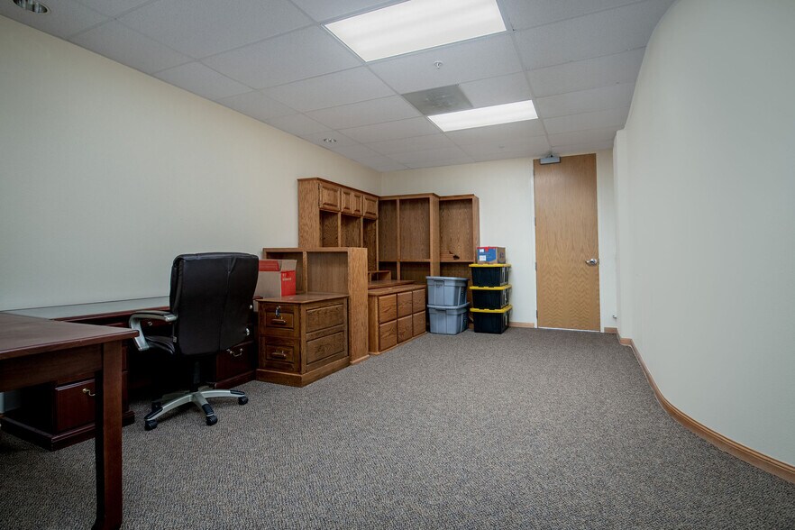 More Photos Of 350 Crown Point Cir, Grass Valley Office For Lease
