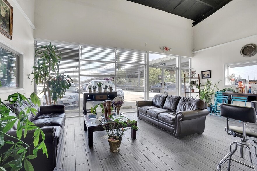More Photos Of 17306 Alief Clodine Rd, Richmond Auto Repair For Sale