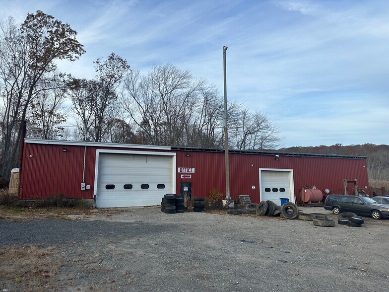 Primary Photo Of 31 CT-2, Preston Industrial For Lease