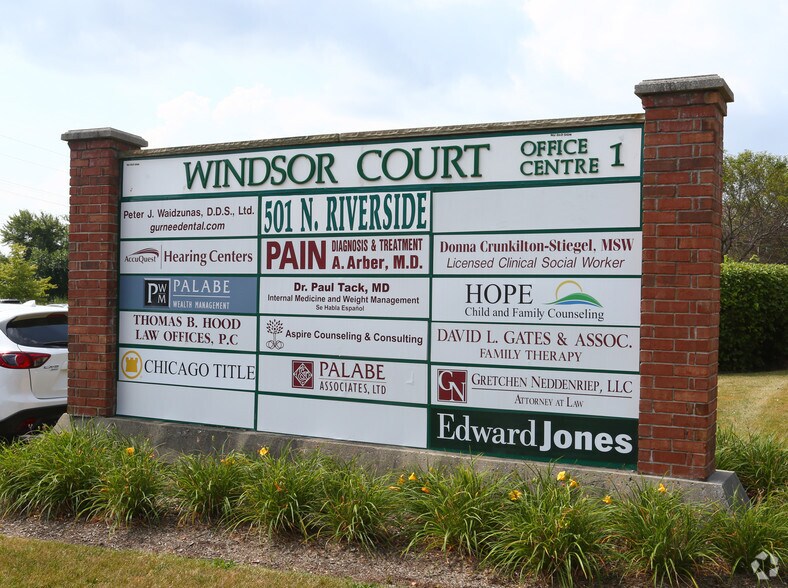 More Photos Of 501 N Riverside Dr, Gurnee Medical For Lease