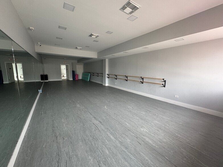 More Photos Of 1046-1048 Montauk Hwy, Copiague Freestanding For Lease