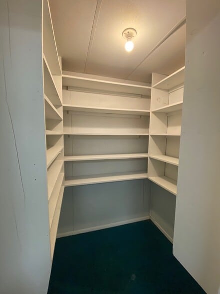 More Photos Of 105 Main st, Red Oak Office For Lease