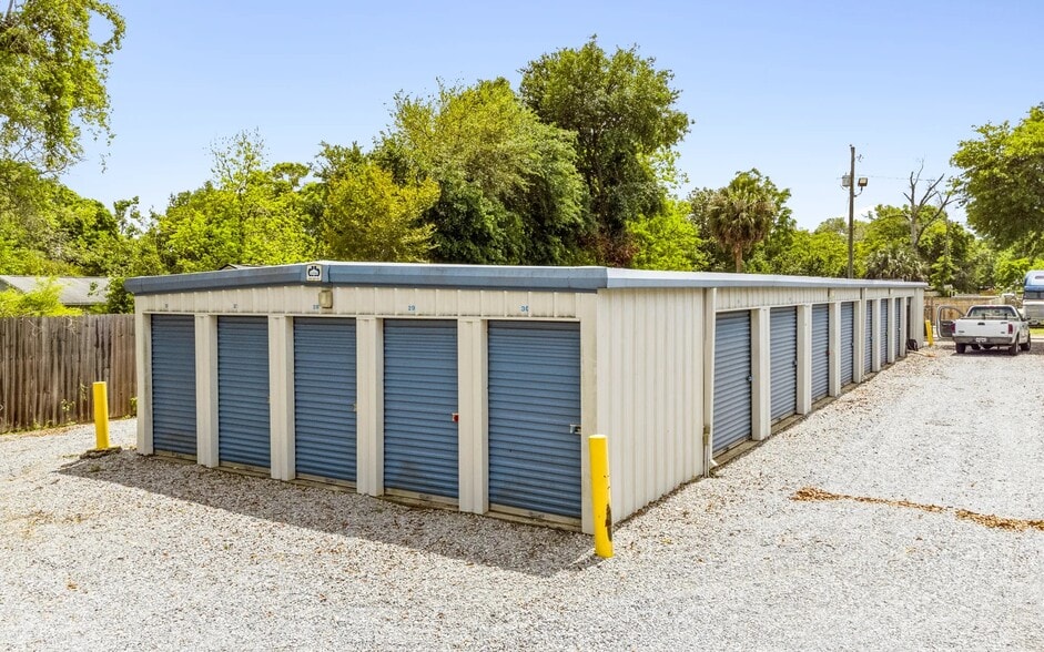 More Photos Of 1304 N T St, Pensacola Self Storage For Sale