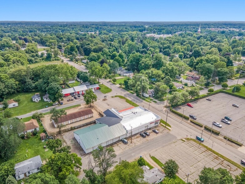 More Photos Of 600 N Clark St, Albion Auto Dealership For Sale