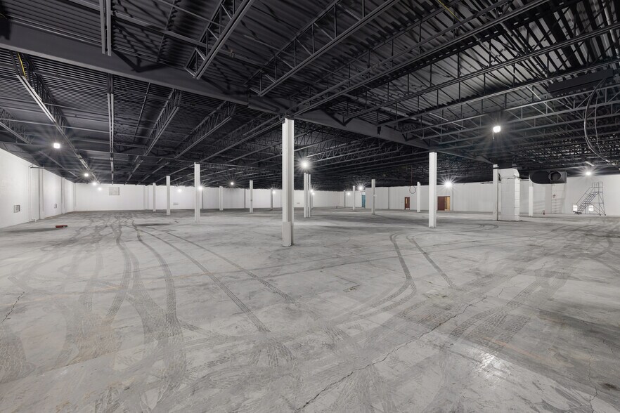 More Photos Of 398-400 Riverside Ave, Medford Light Manufacturing For Lease