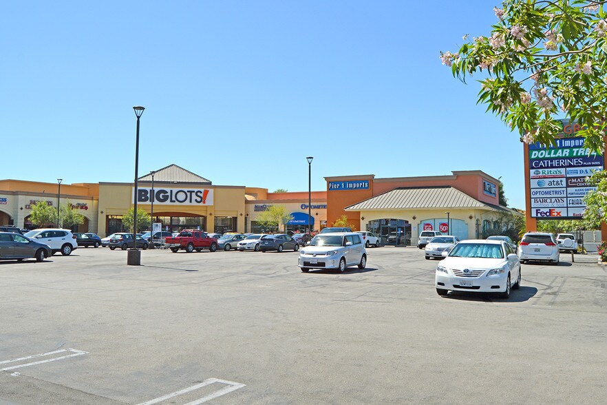 More Photos Of 8940-9080 Tampa Ave, Northridge Unknown For Lease