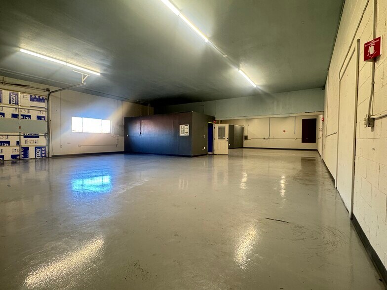 More Photos Of 1991 E William St, Carson City Warehouse For Lease