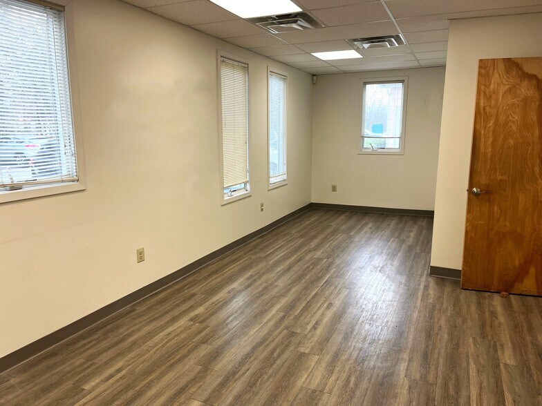 More Photos Of 705 W White Horse Rd, Voorhees Medical For Lease