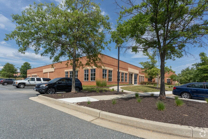 More Photos Of 8020 Corporate Dr, Baltimore Medical For Lease
