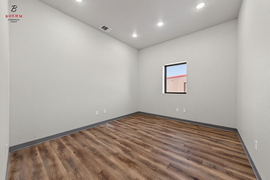 More Photos Of 50 Worth Dr, Boerne Warehouse For Lease