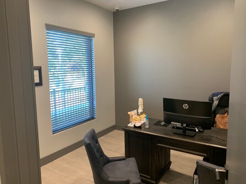 More Photos Of 610 S Watters Rd, Allen Medical For Lease