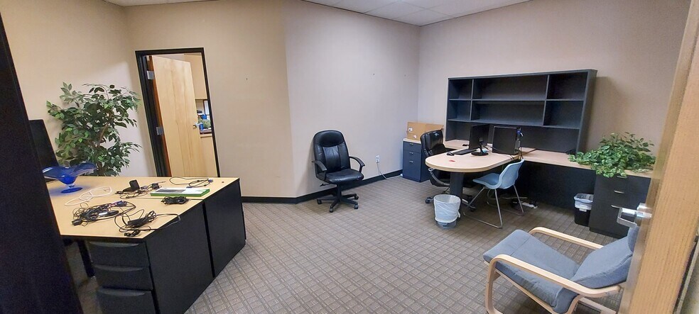More Photos Of 7399 S Tucson Way, Centennial Flex For Lease