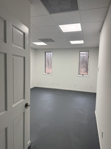 More Photos Of 1586 Paw Paw Ave, Benton Harbor Warehouse For Sale
