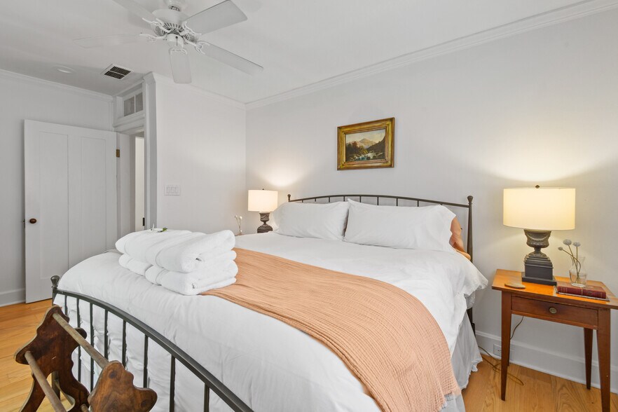 More Photos Of 204 Lawson St, Hot Springs Hotel For Sale