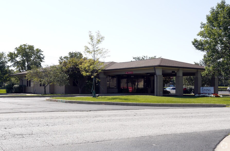 More Photos Of 11979 Fishers Crossing Dr, Fishers Freestanding For Sale