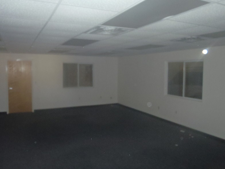 More Photos Of 5940 Kroger Dr, Fort Worth Warehouse For Lease