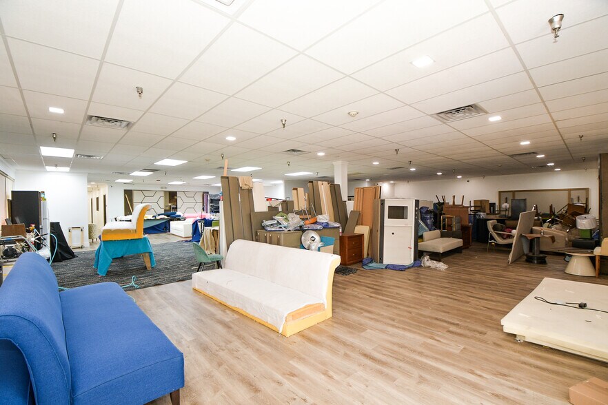 More Photos Of 10860 Rockley Rd, Houston Warehouse For Sale