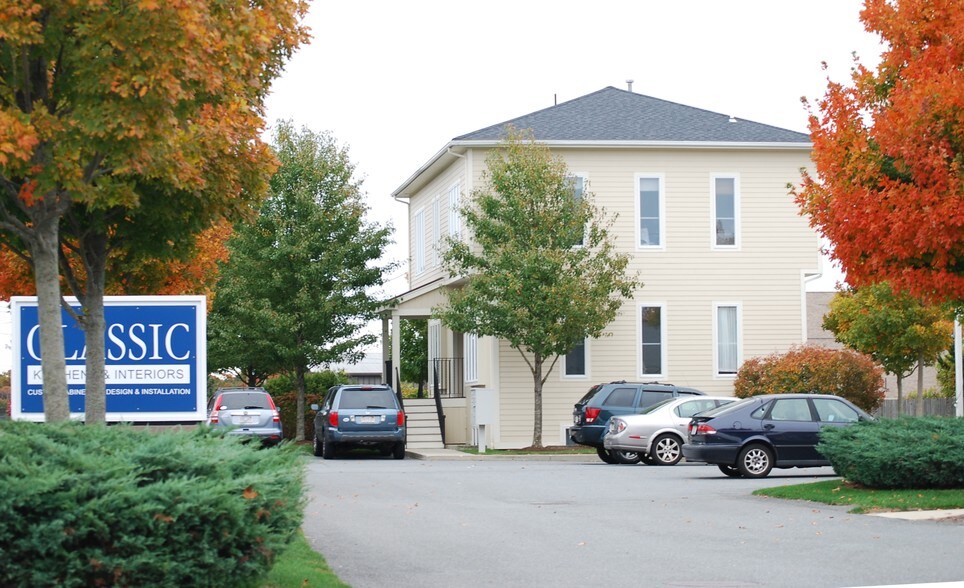 More Photos Of 129 Airport Rd, Hyannis Loft Creative Space For Lease