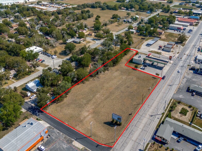 More Photos Of 738-818 Kingsbury, Seguin Land For Sale