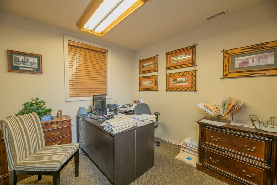 More Photos Of 41659 Big Bear Blvd, Big Bear Lake Office Residential For Lease