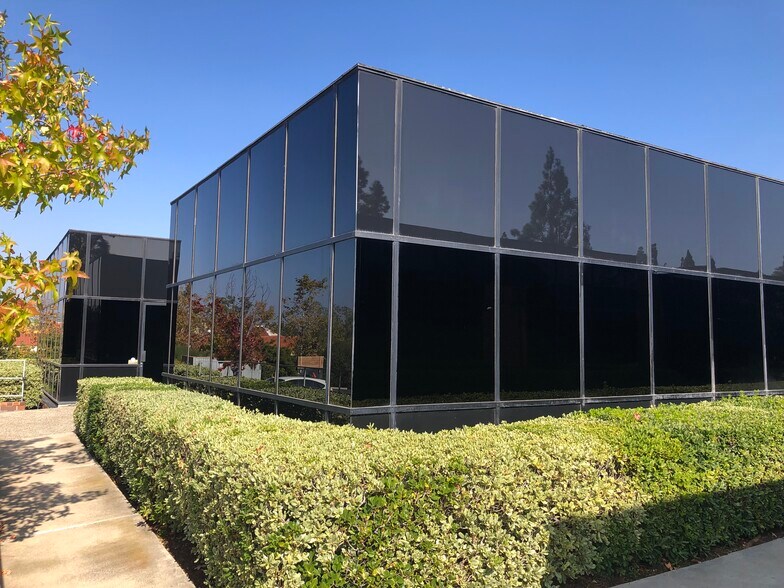 More Photos Of 23175-23177 La Cadena Dr, Laguna Hills Office For Lease
