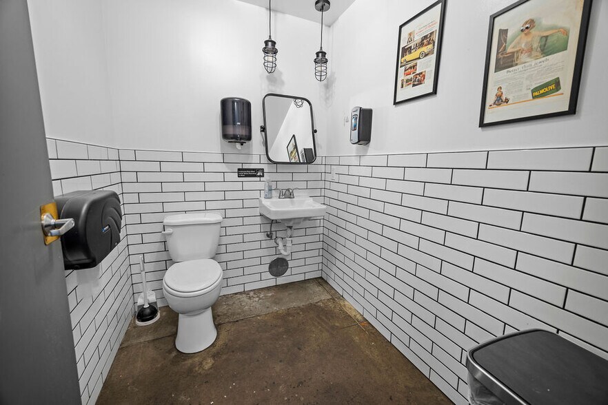 More Photos Of 1589 W Victory Way, Craig Flex For Sale