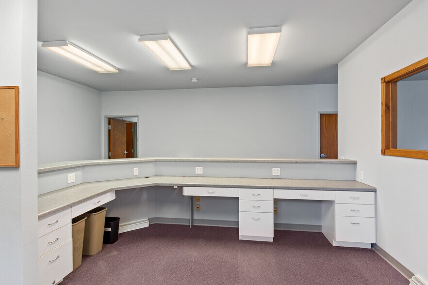 More Photos Of N6493 Valley Circle Rd, Plainfield Office For Sale