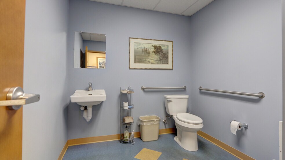 More Photos Of 399 Grant Ave, Auburn Medical For Sale