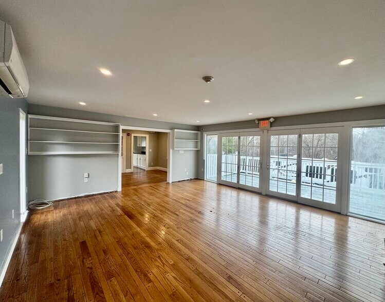 More Photos Of 110 Main St, Kingston Office For Sale