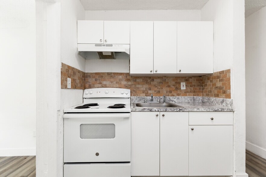 More Photos Of 5521 SW 34th St, Pembroke Park Multifamily For Sale