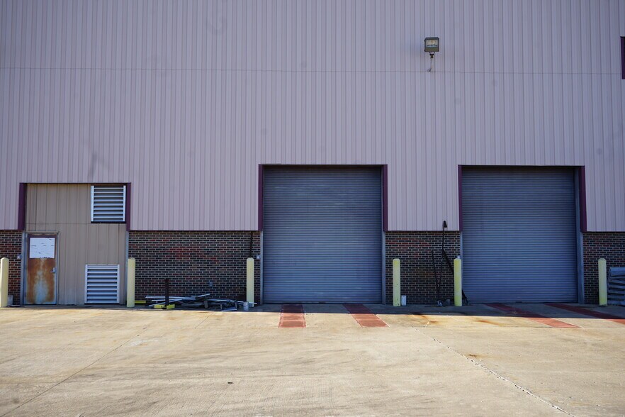More Photos Of 2030 N Mingo Rd, Tulsa Unknown For Lease