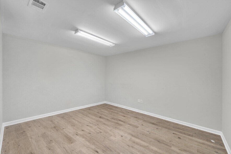 More Photos Of 494 GA Highway 247 S, Bonaire Freestanding For Lease
