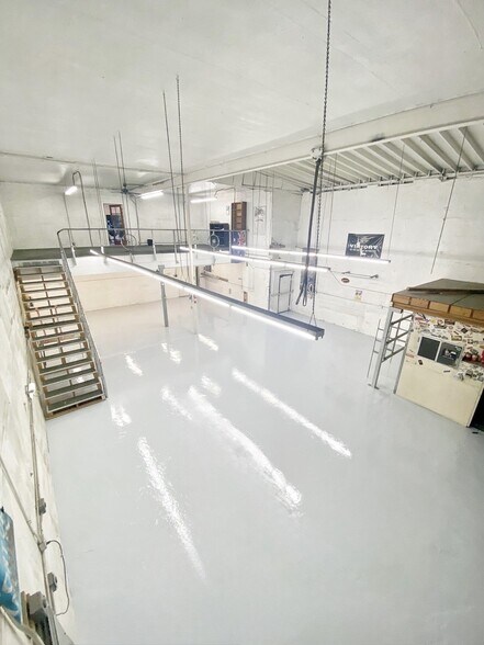 More Photos Of 200 N Broad Ave, Wilmington Warehouse For Sale