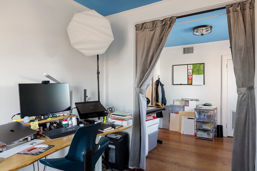 More Photos Of 78 Green St, Hudson Freestanding For Sale