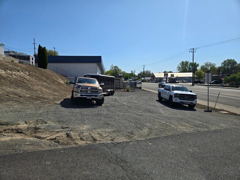 More Photos Of 903 16th Ave, Lewiston Flex For Sale