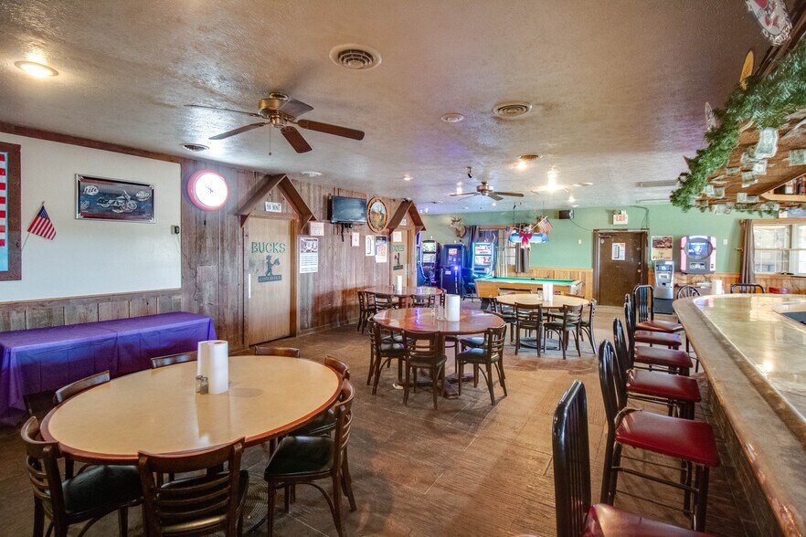 More Photos Of 15281 IL-109, Dow Specialty For Sale