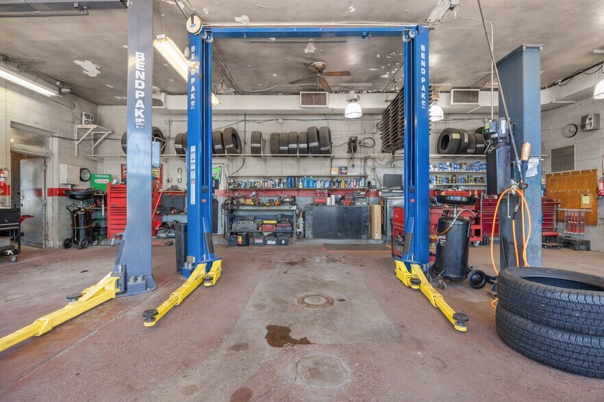 More Photos Of 2304 Huntingdon Pike, Huntingdon Valley Auto Repair For Sale