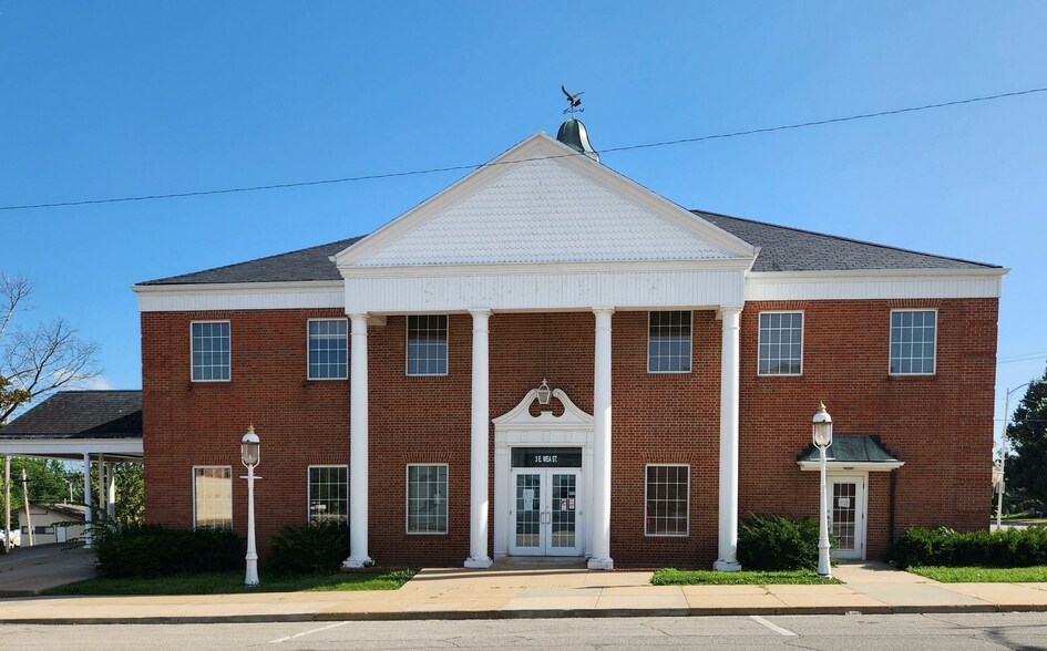 More Photos Of 3 E Wea St, Paola Office For Sale