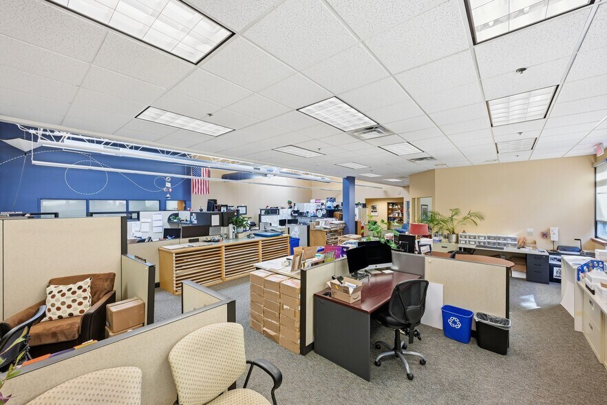 More Photos Of 38 Plains Rd, Essex Light Manufacturing For Lease