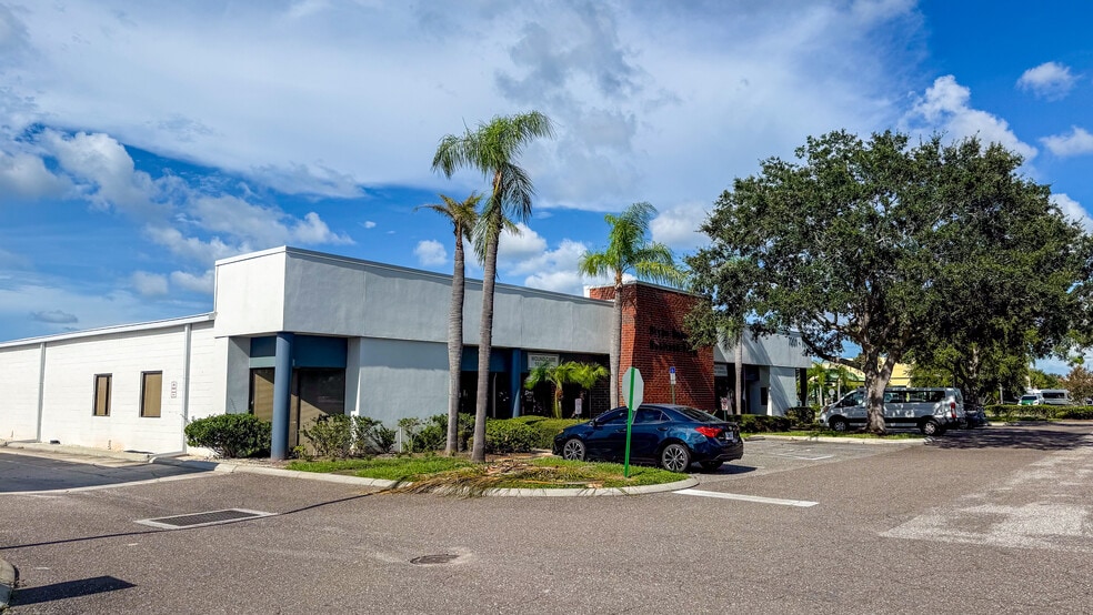 More Photos Of 7201-7243 Bryan Dairy Rd, Largo Unknown For Lease