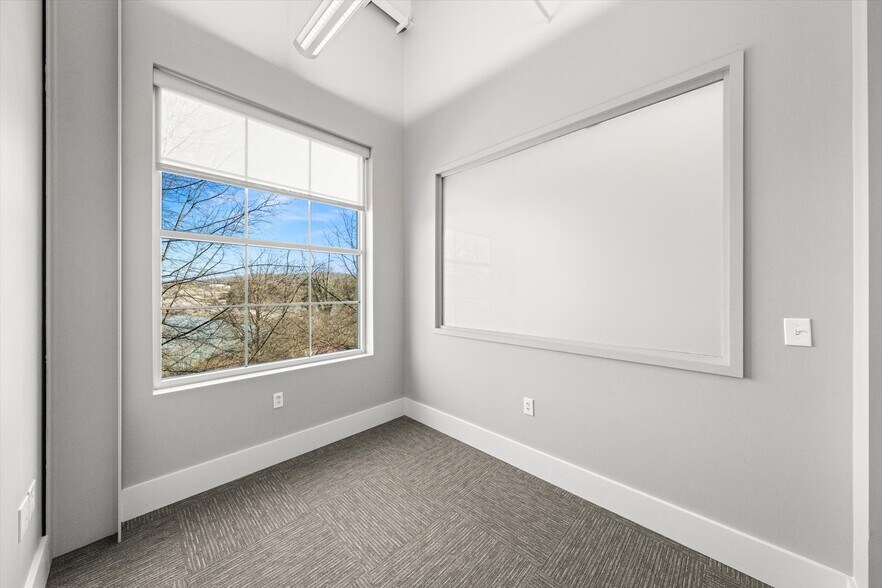 More Photos Of 2099 Thunderhead Rd, Knoxville Loft Creative Space For Sale