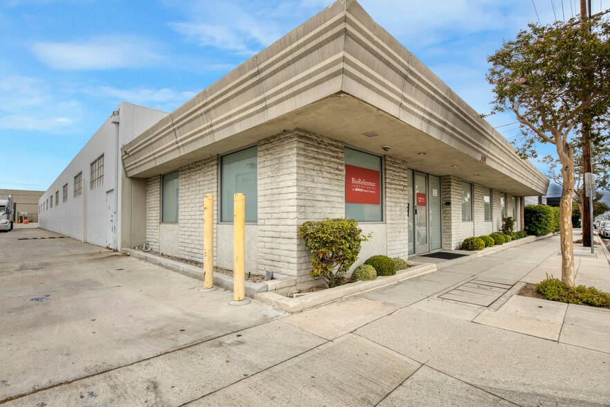 More Photos Of 3401 Winona Ave, Burbank Warehouse For Sale