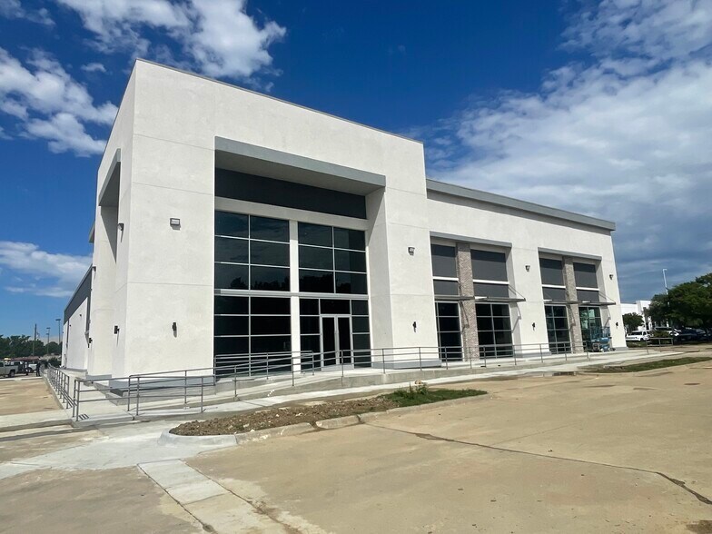 Primary Photo Of 8221 Royal Ridge Pky, Irving Warehouse For Lease