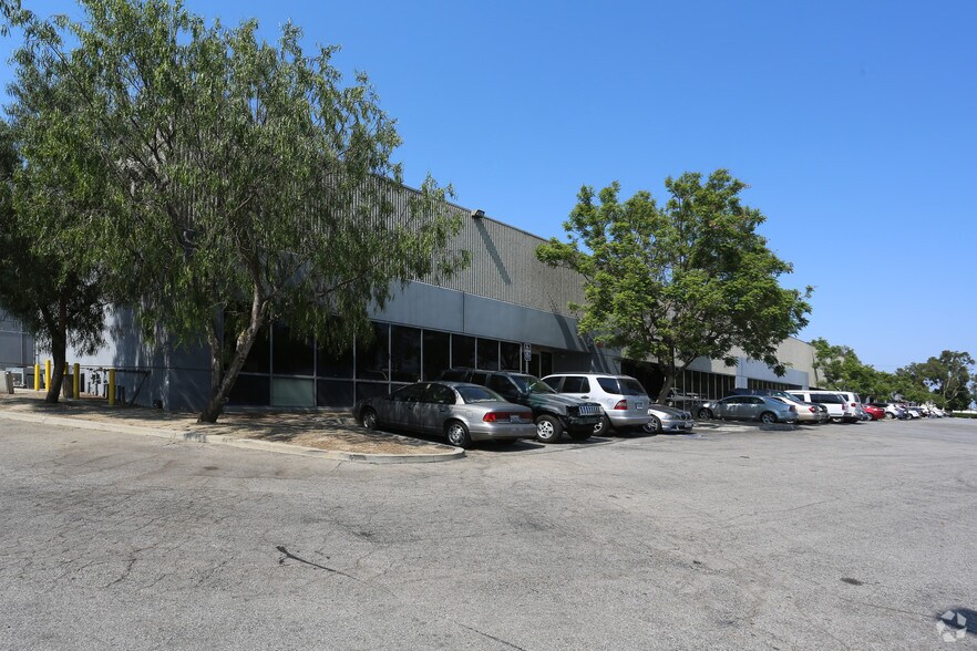 More Photos Of 2909-2999 E Pacific Commerce Dr, Compton Research And Development For Lease