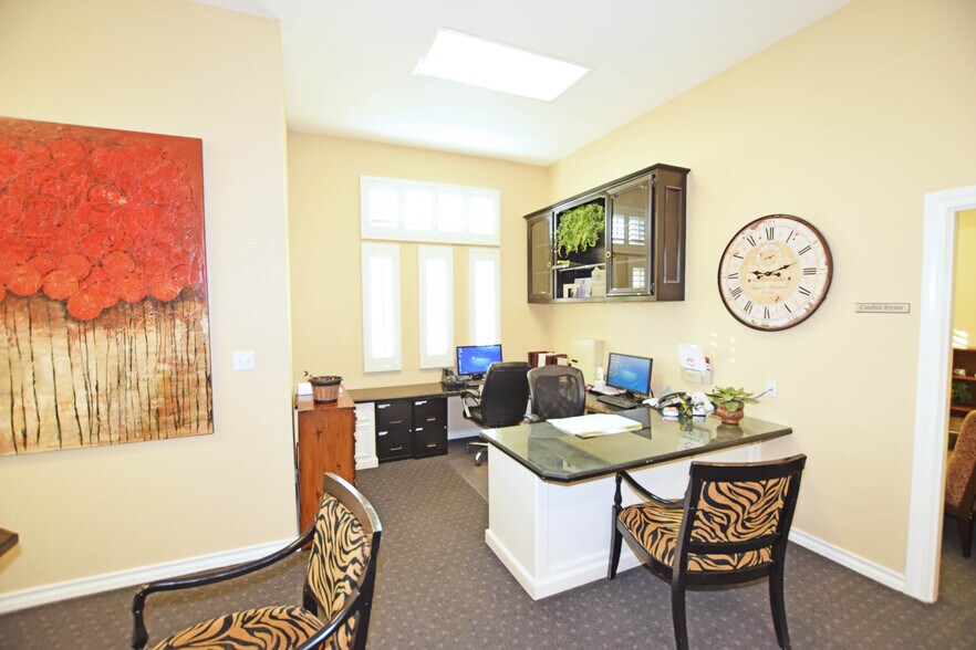 More Photos Of 327 SE Loop 338, Odessa Flex For Lease