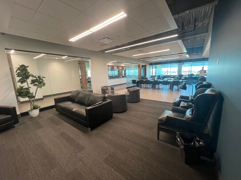 More Photos Of 12200 N Ambassador Dr, Kansas City Medical For Lease