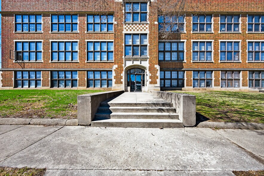 More Photos Of 500 W State St, Jacksonville Apartments For Sale