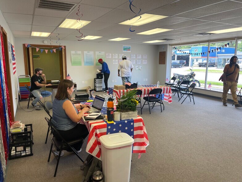 More Photos Of 3060 Madison Ave SE, Grand Rapids Service For Lease